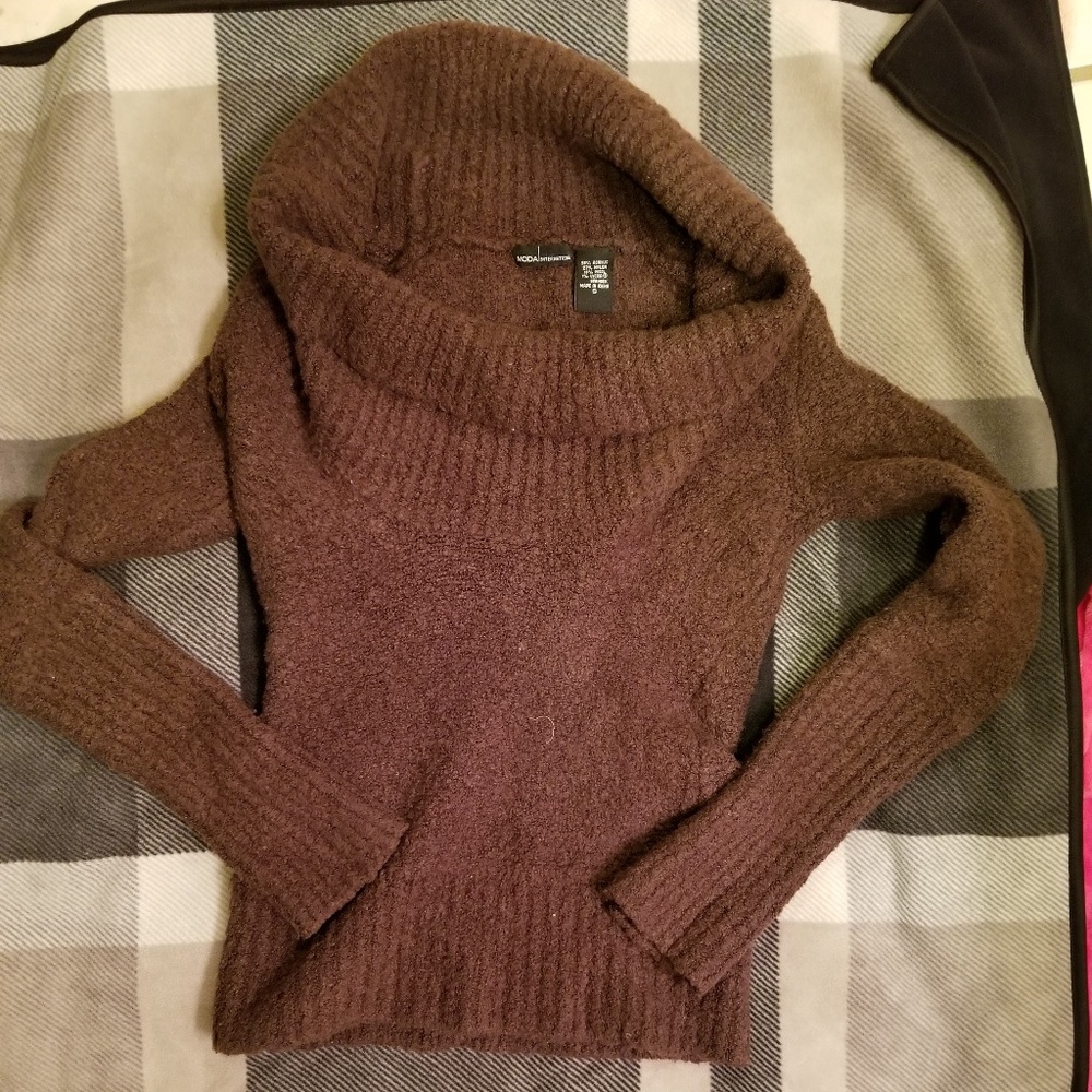 Victoria Secret MODA  small cowl brown sweater